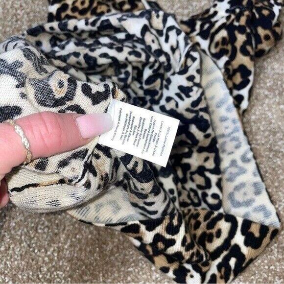 Talbots Extra-fine yarns Soft Merino V-Neck Sweater - Leopard Print SZ M - Picture 4 of 9